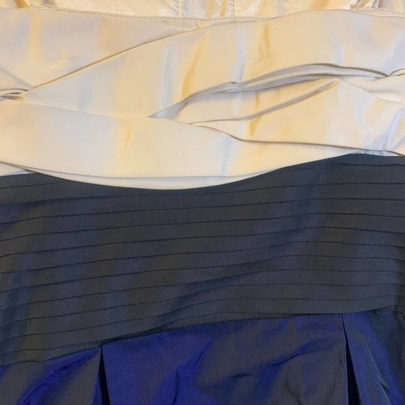 𝅺BCBGMAXAZRIA Blue and cream bubble mini dress 0 - Picture 8 of 11